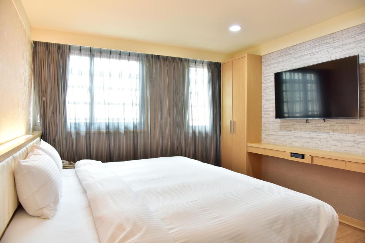 Mei Hotel Taichung Exterior photo