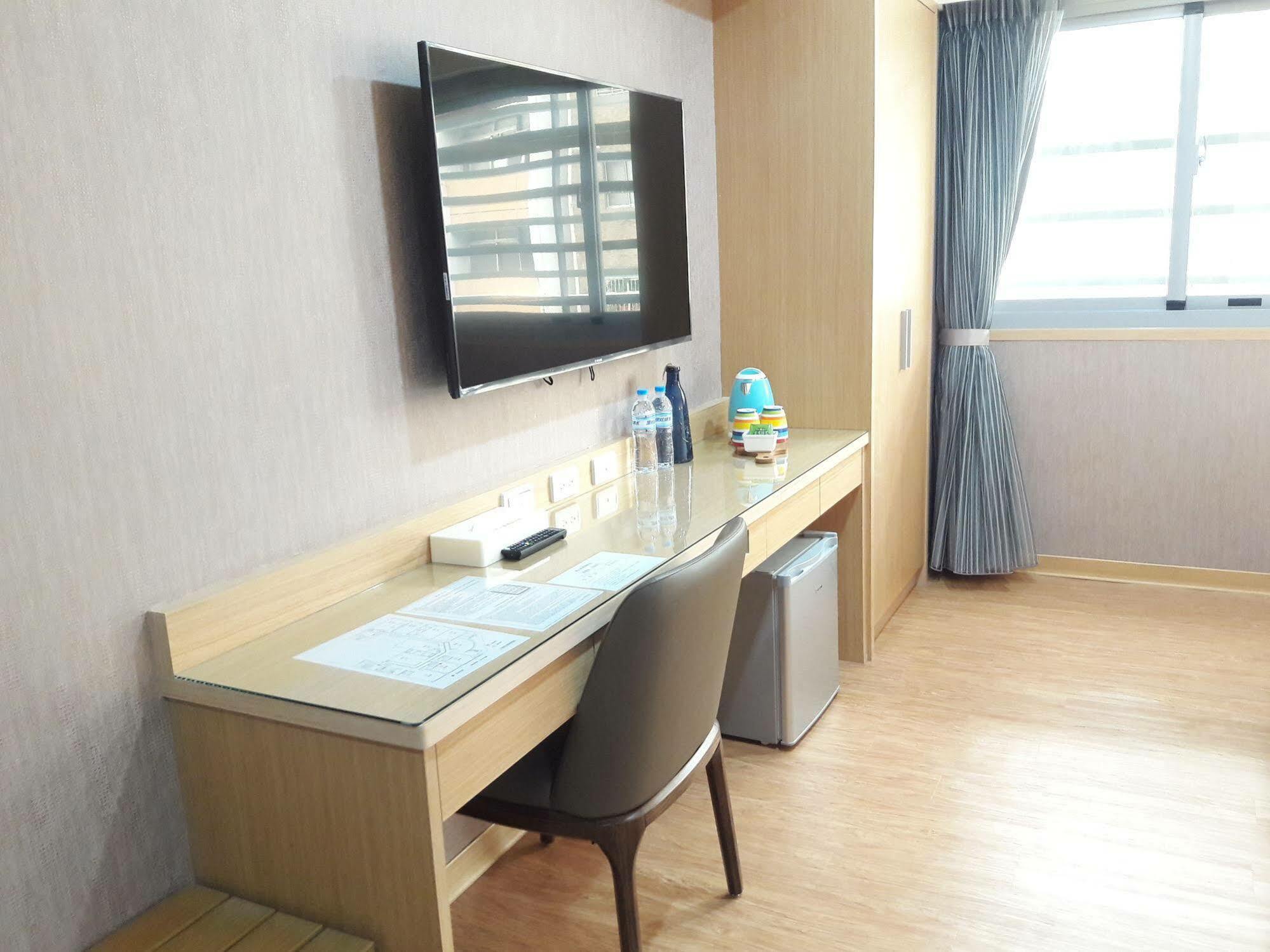 Mei Hotel Taichung Exterior photo