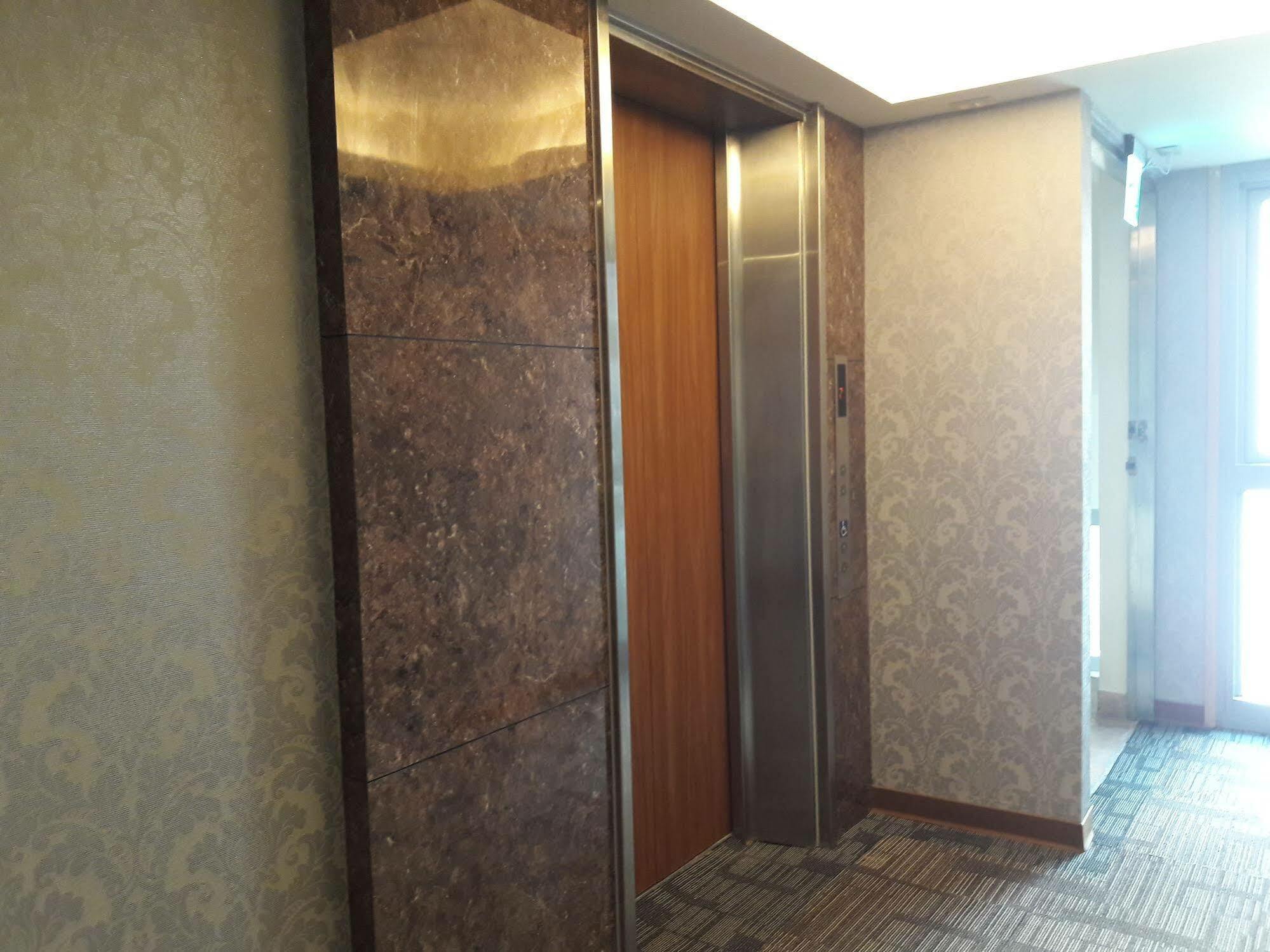 Mei Hotel Taichung Exterior photo